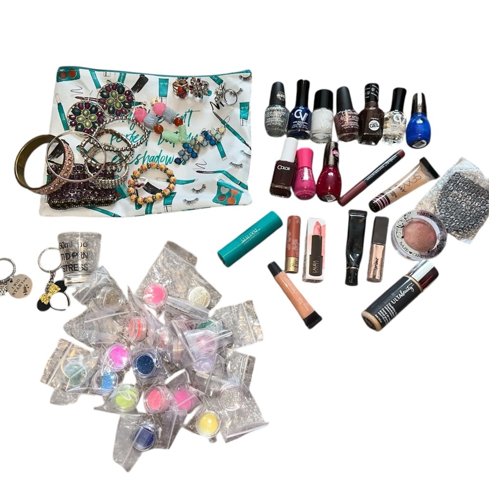 Assorted Women's Accessories Set